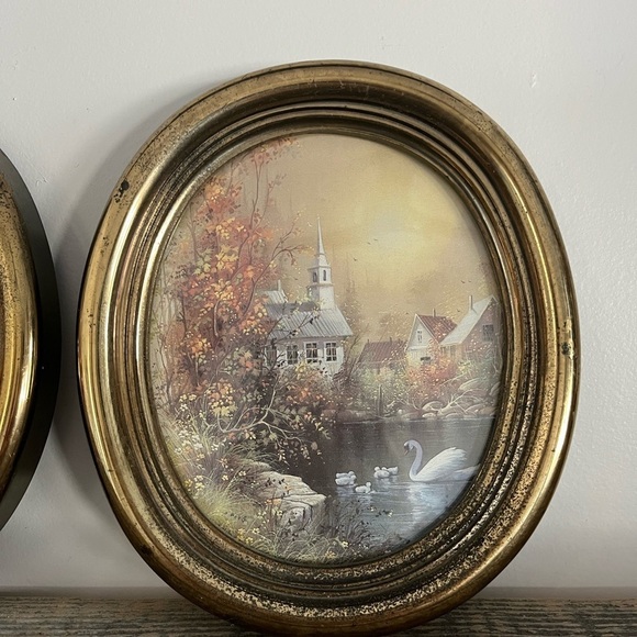 HomCo VTG Oval Gold framed scenic print set of 2 - Picture 3 of 7